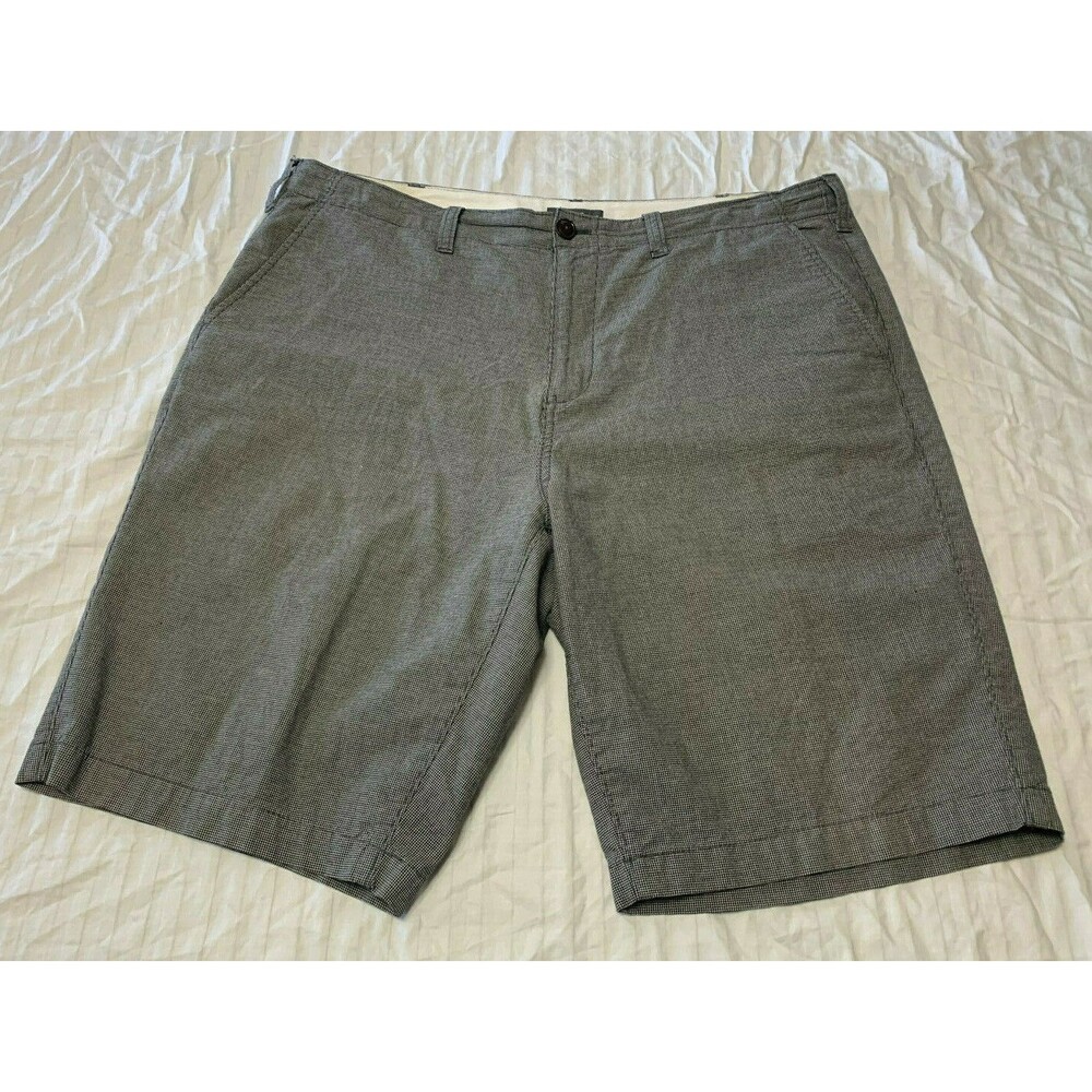 EDDIE BAUER MENS SHORTS SIZE 38